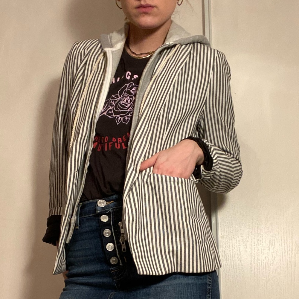 💫SOLD💫Jamison Grey and White Blazer w/ Removable